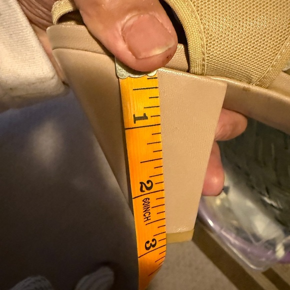 Stuart weitzmen soft starchy sandal with strong sole and heels chic and comfy - Picture 15 of 16